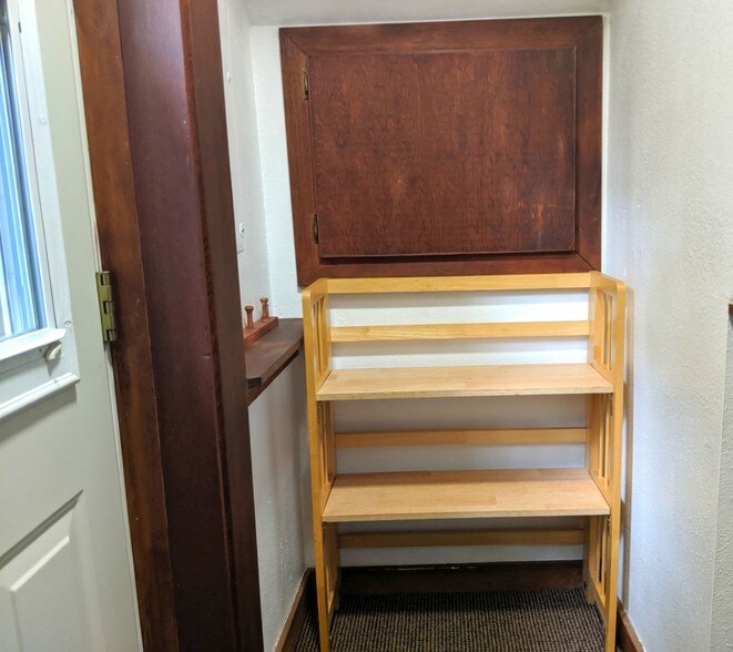 Entry - 3903 Meridian Ave N