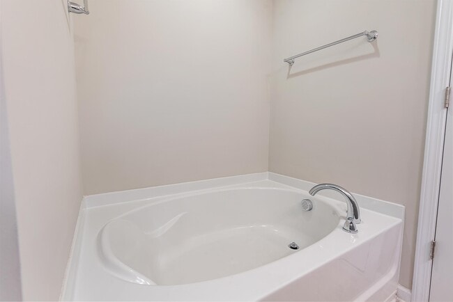 Building Photo - 426 Irving Way