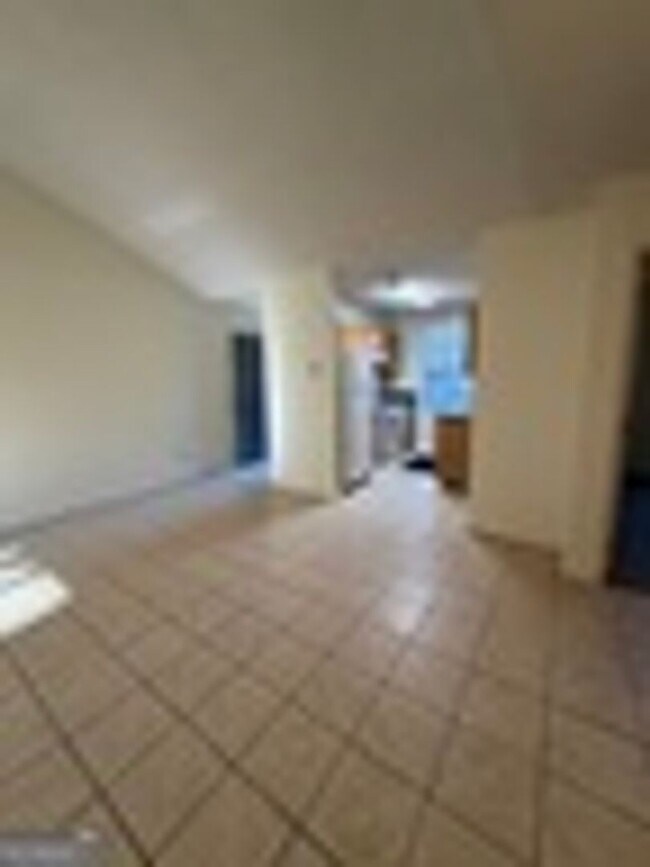 Building Photo - 444 Admiral's Walk Dr