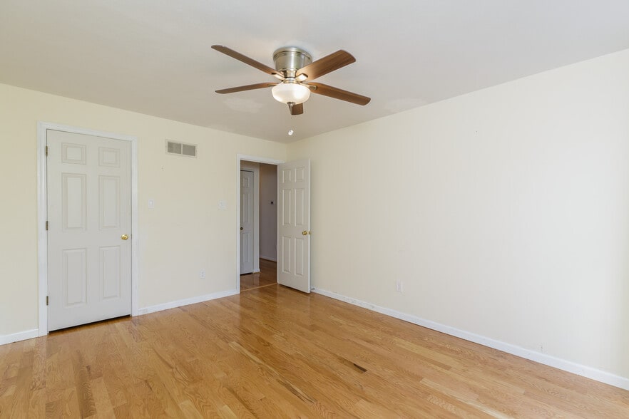 Building Photo - 5600 Waterman Blvd