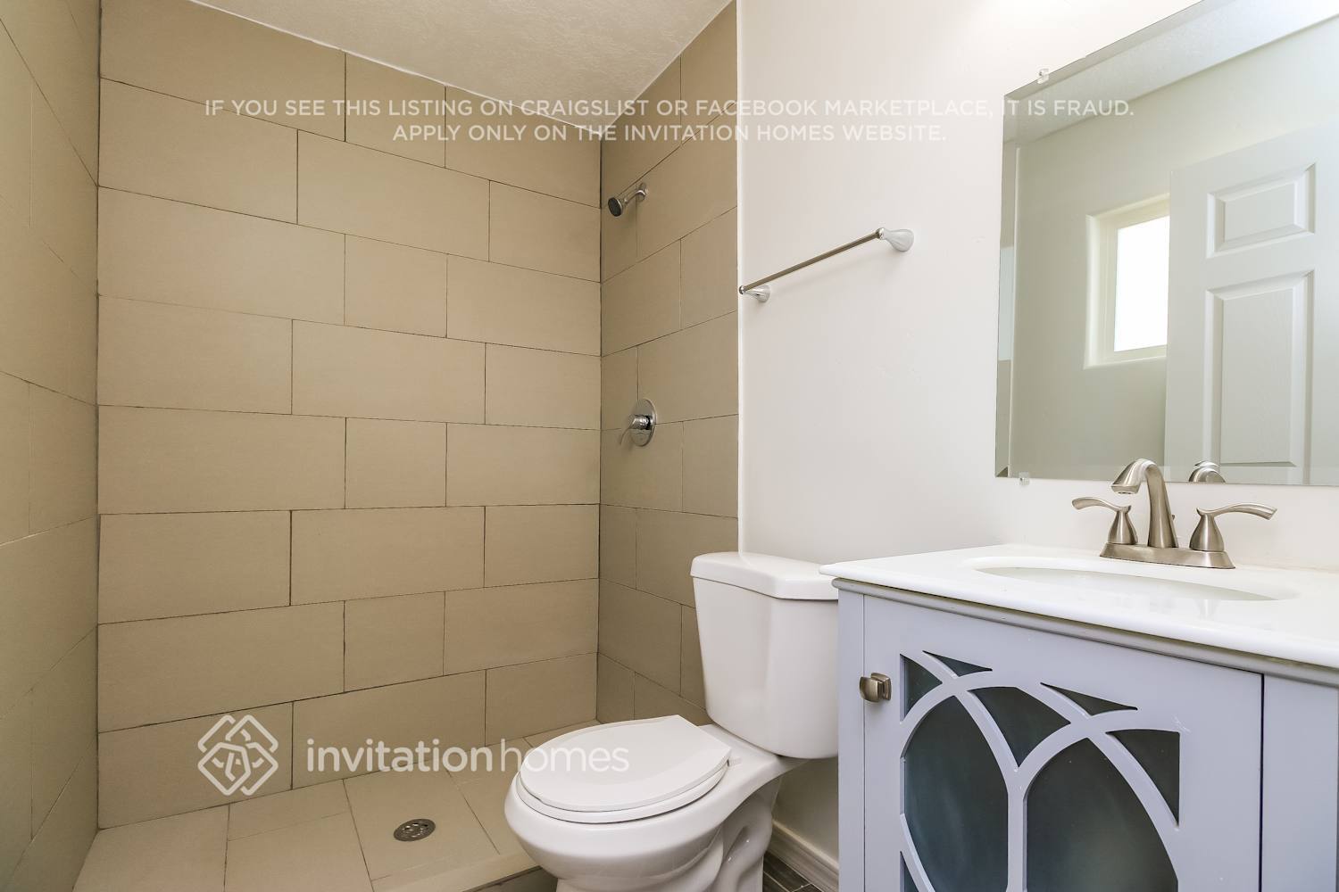 Building Photo - 1562 W Carol Ave