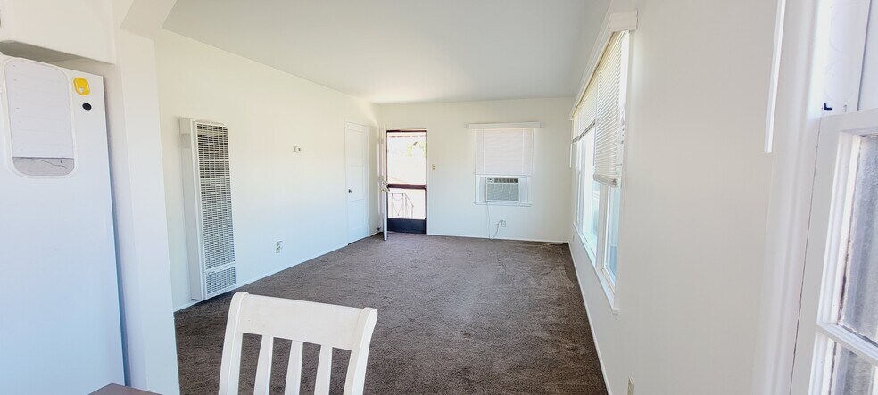 Building Photo - 16911 Glenetta Way