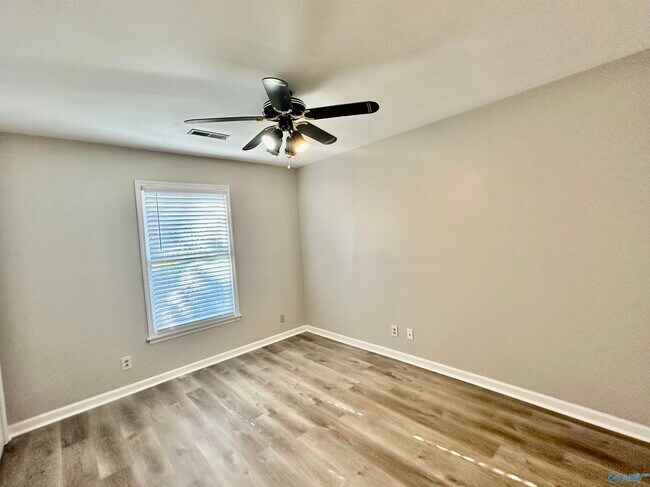 Building Photo - 7520 SW Clubfield Dr