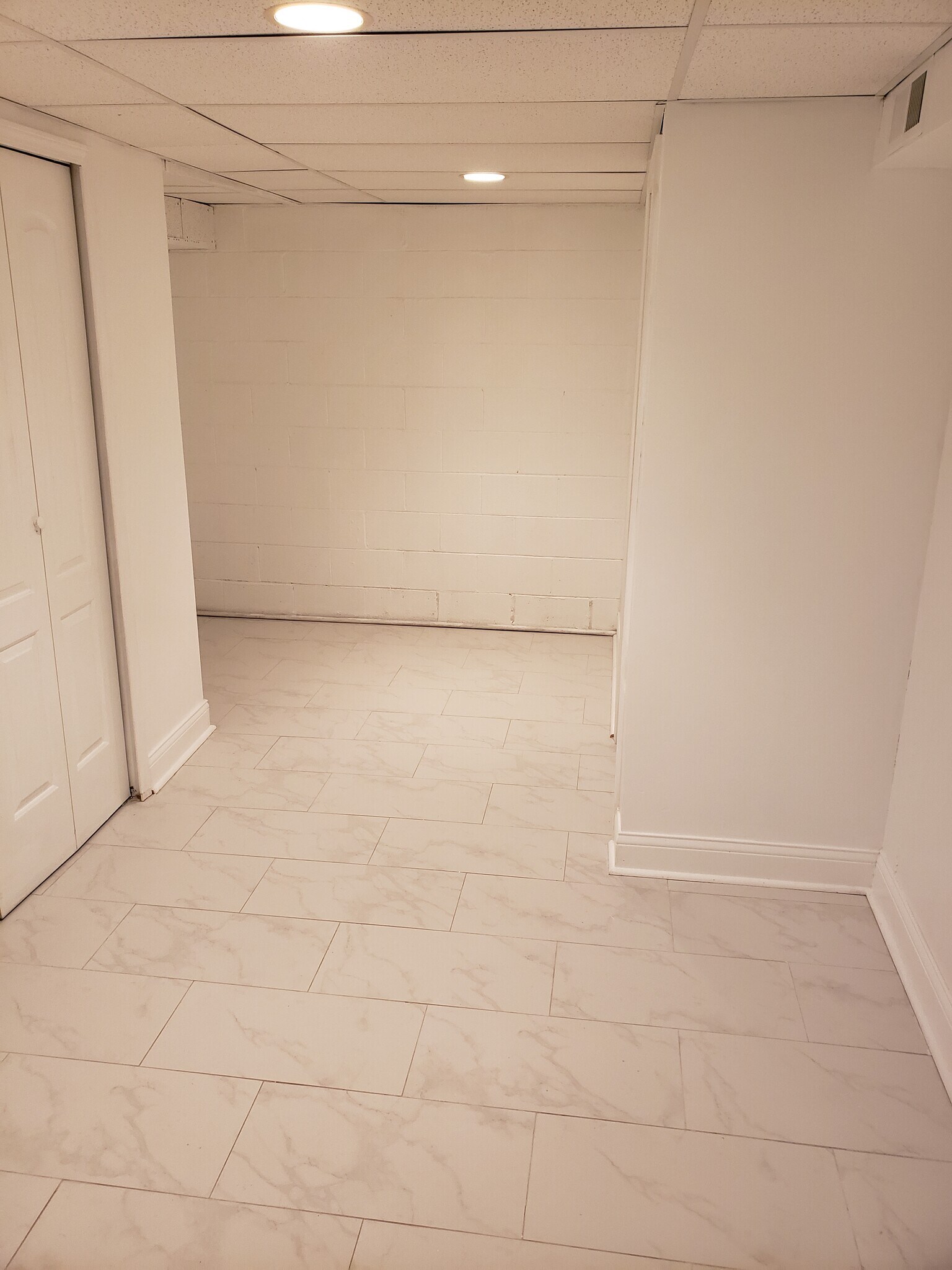 Building Photo - 2142 Rugen Rd