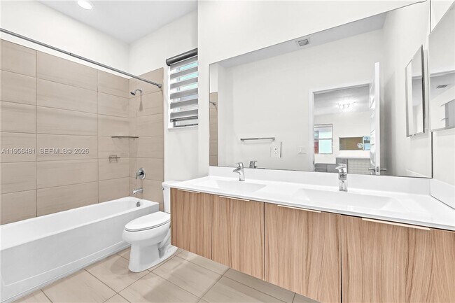 Building Photo - 10250 NW 76th Terrace