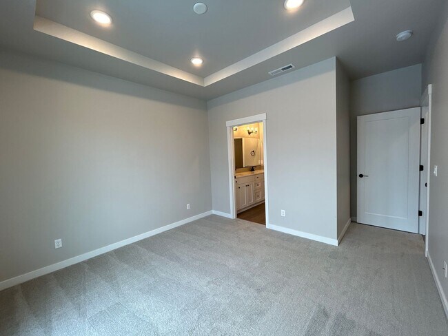 Building Photo - 2 Bedroom in the Luderman Crossing Community