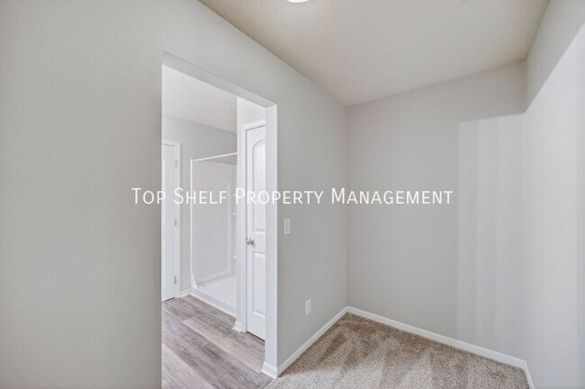 Building Photo - 9125 Greenspire Dr