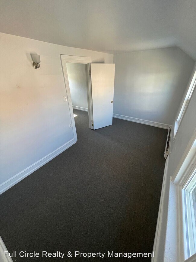 Building Photo - 2 br, 1 bath House - 154 Chestnut Street E...