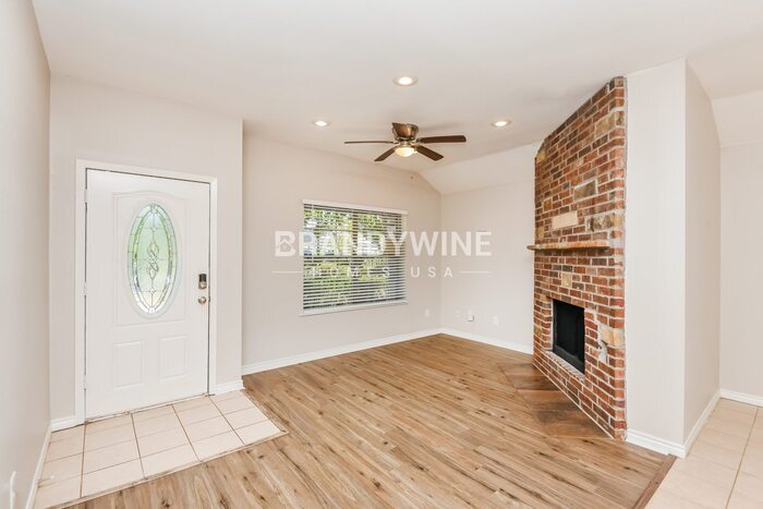 Building Photo - 5933 Houghton Ave