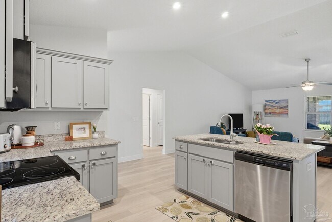 Building Photo - 5725 Montauk Wy