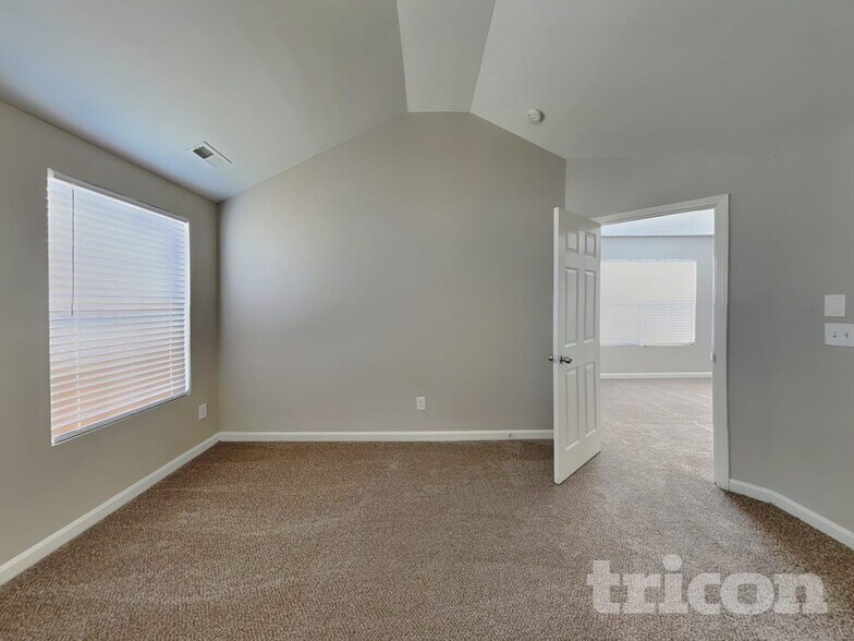 Building Photo - 1609 Extine Ln