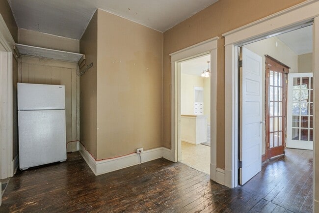 Building Photo - 1060 Grand Ave