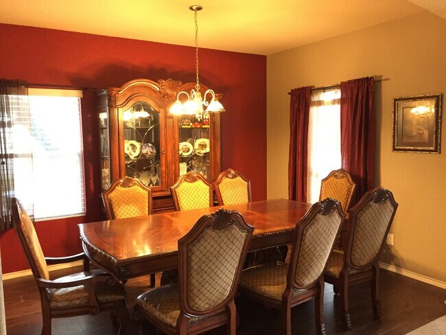 Building Photo - 8911 Rainbow Crk