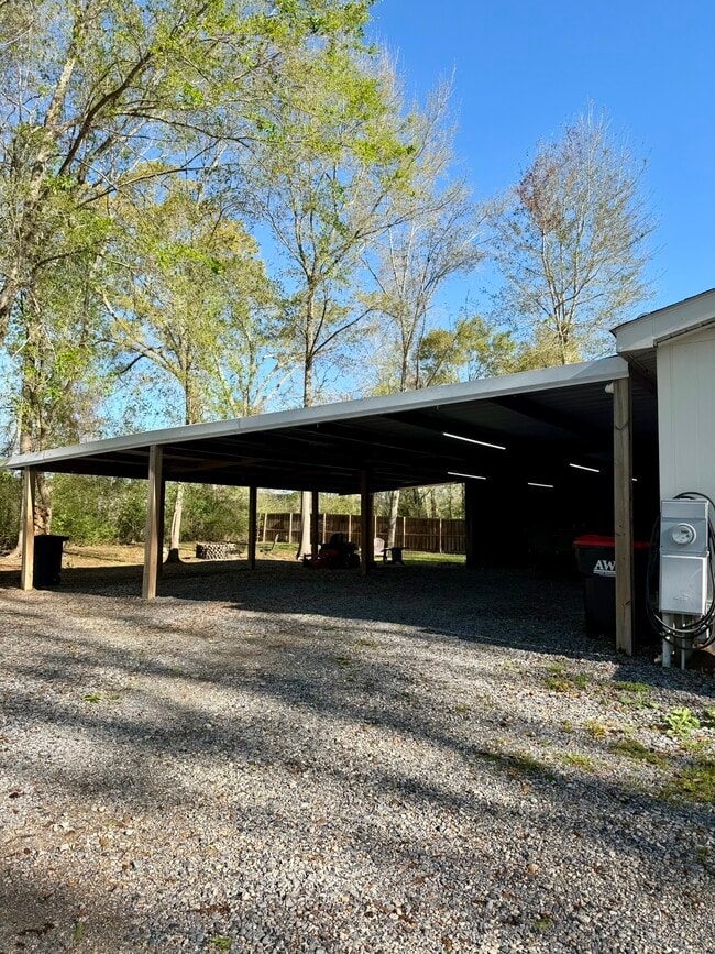 Building Photo - 215 Martin-Prejean Rd