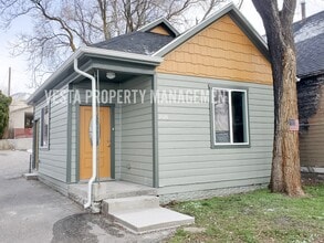 Building Photo - 2028 Ogden Ave