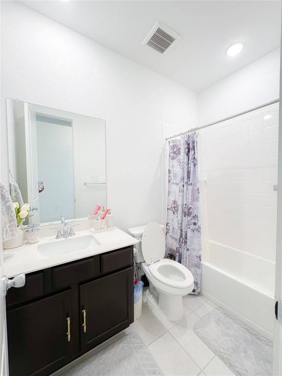 Building Photo - 163 Billowing Way