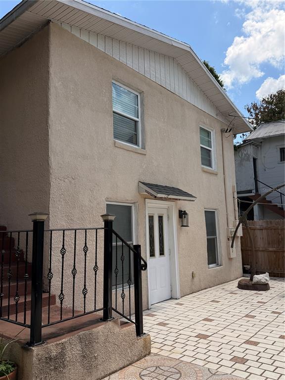 Building Photo - 1212 E Columbus Dr
