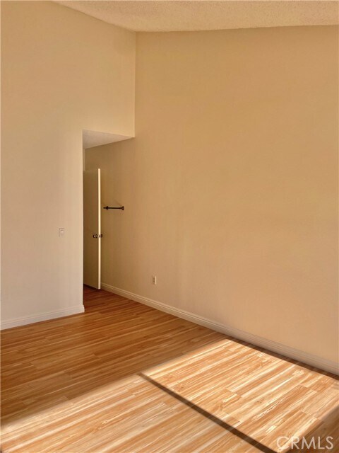 Building Photo - 444 W Huntington Dr