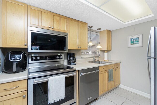 Building Photo - 1358 Rock Dove Ct