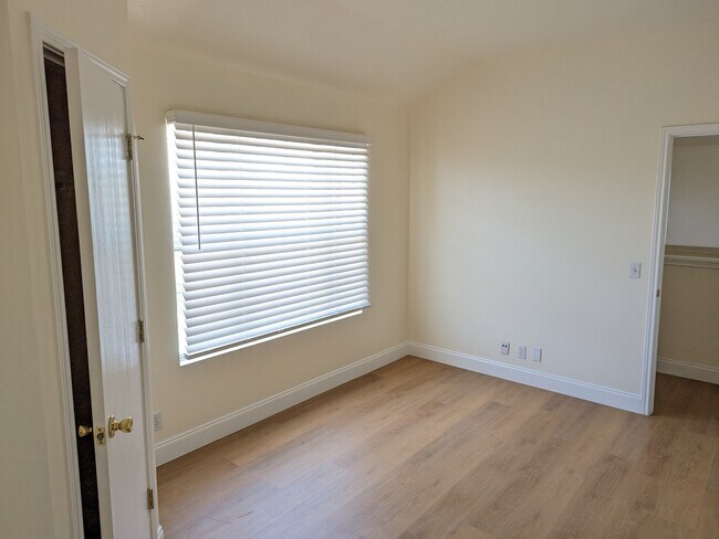 Bedroom 1 - 4717 Lake Champlain Ln