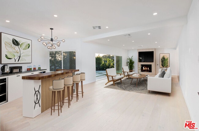 Building Photo - 645 Walther Way