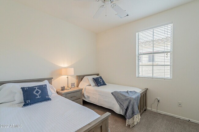 Building Photo - 21124 W Prospector Way