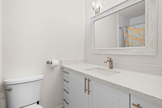 Building Photo - 4570 Yacht Harbor Dr