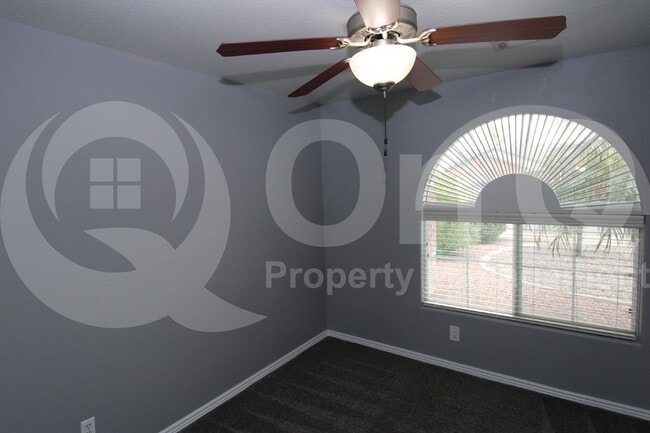 Building Photo - 4567 E Meadow Land Dr