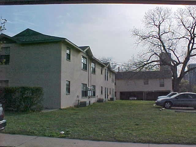 Building Photo - Elm Place Apartments