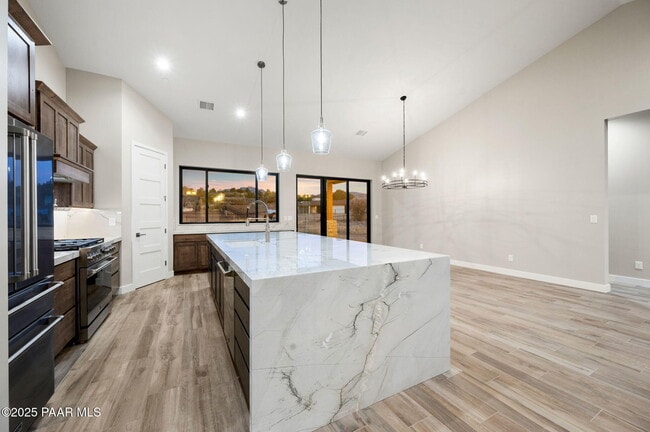 Building Photo - 4613 W Stazenski Rd