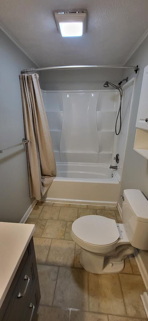 Building Photo - 2 Bed Single Level Apartment