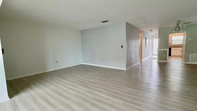 Building Photo - 3128 59th St S