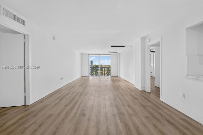 Building Photo - 13155 Ixora Ct