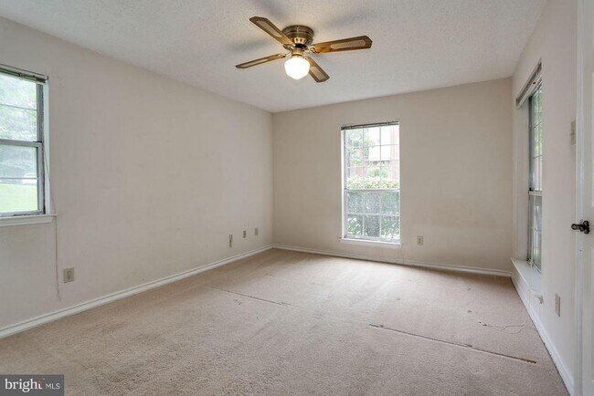 Building Photo - 1511 Lincoln Way