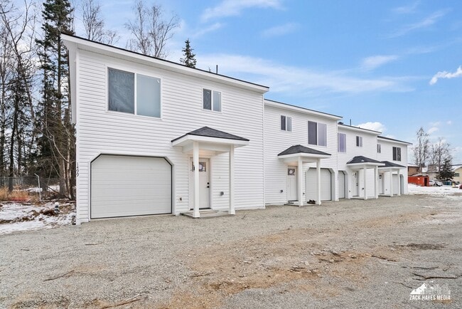 Building Photo - 1493 W 40th Ave