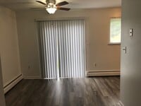Building Photo - Spacious 2 Bedroom Townhouse