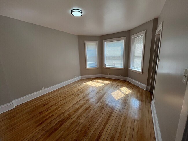 Building Photo - 5200 S Carpenter St