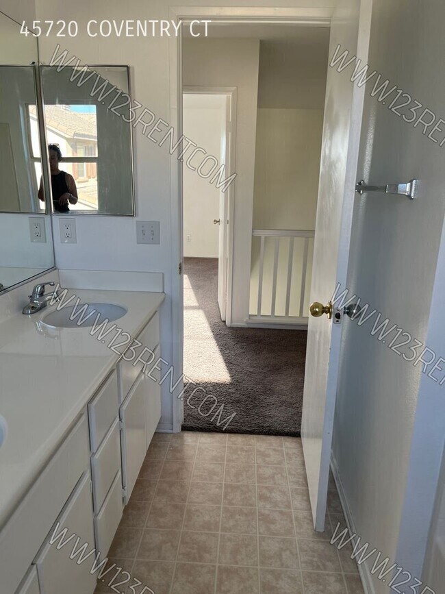 Building Photo - 45720 Coventry Ct.