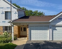 Building Photo - 325 Memory Ln