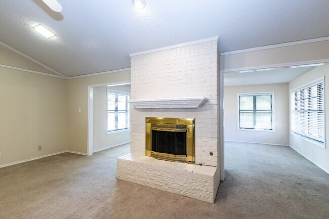 Building Photo - 2 Large Living areas! Approximately 2100 S...