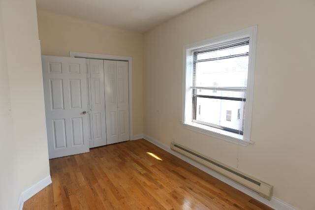 Building Photo - 824 W Cornelia Ave