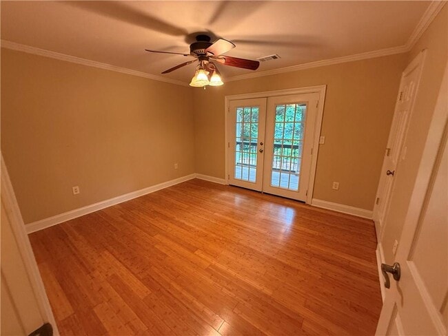 Building Photo - 1505 Hillcrest Dr
