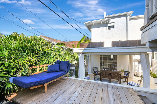 Building Photo - 412 El Prado