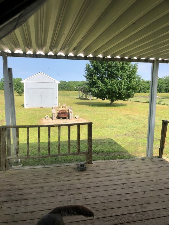 Building Photo - Peaceful 3-Bed, 2-Bath Home on 1.18 Acres ...