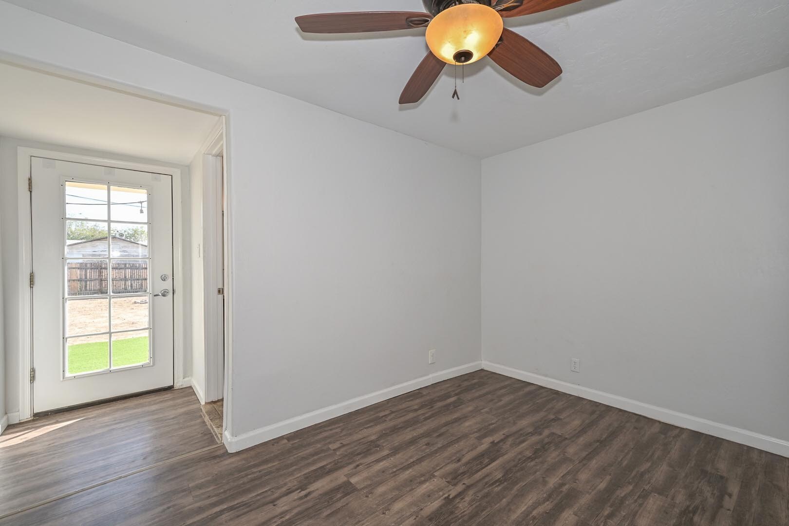 Building Photo - 1211 N Frances St