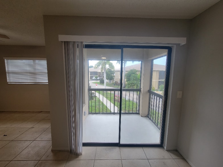 Building Photo - 5303 Summerlin Rd