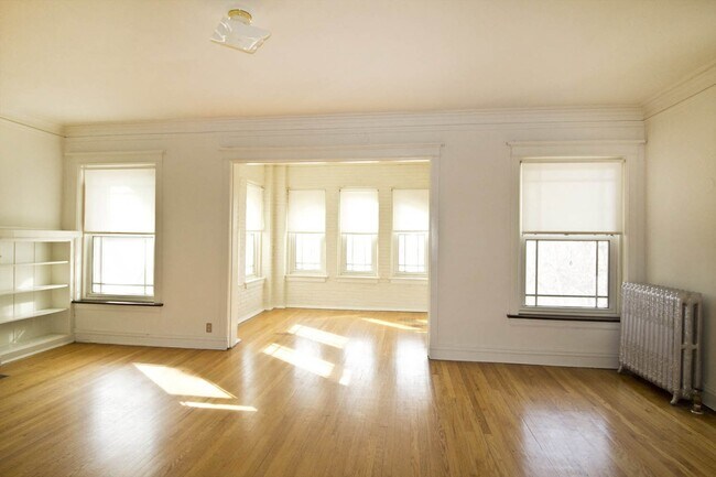 Building Photo - 5427 S. Greenwood