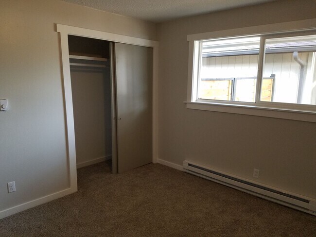 Building Photo - 14728LAa