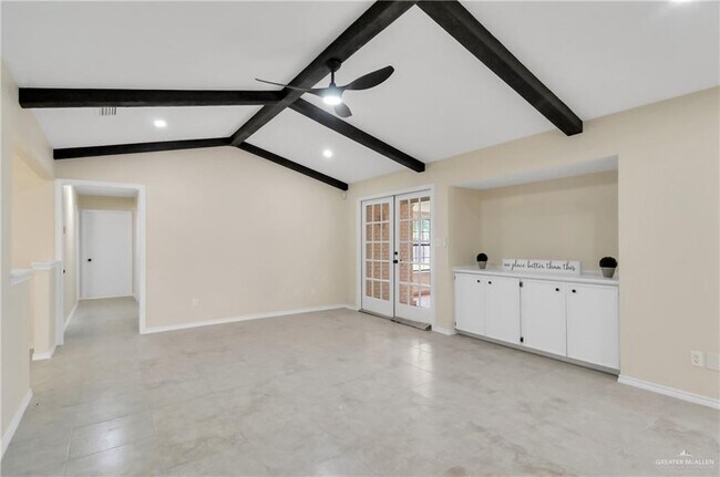 Building Photo - 413 W Jonquil Ave