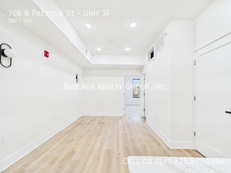 Building Photo - 708 N Preston St